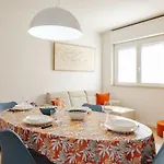 Sunny Relais By The Sea With Park