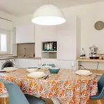 Sunny Relais By The Sea With Park